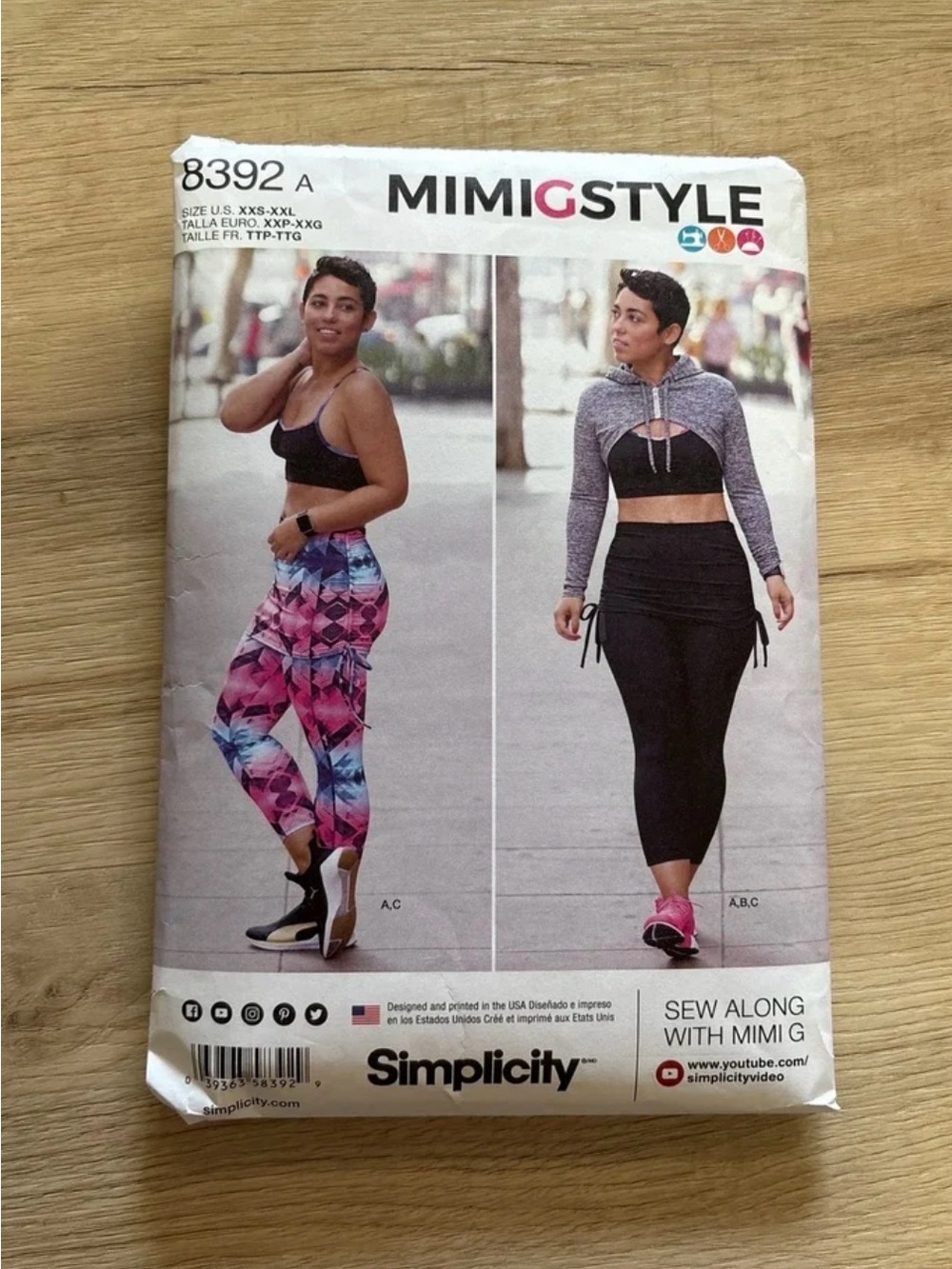 Simplicity || #8392 || MIMIGSTYLE || sports bra, leggings, hoodie sewing pattern